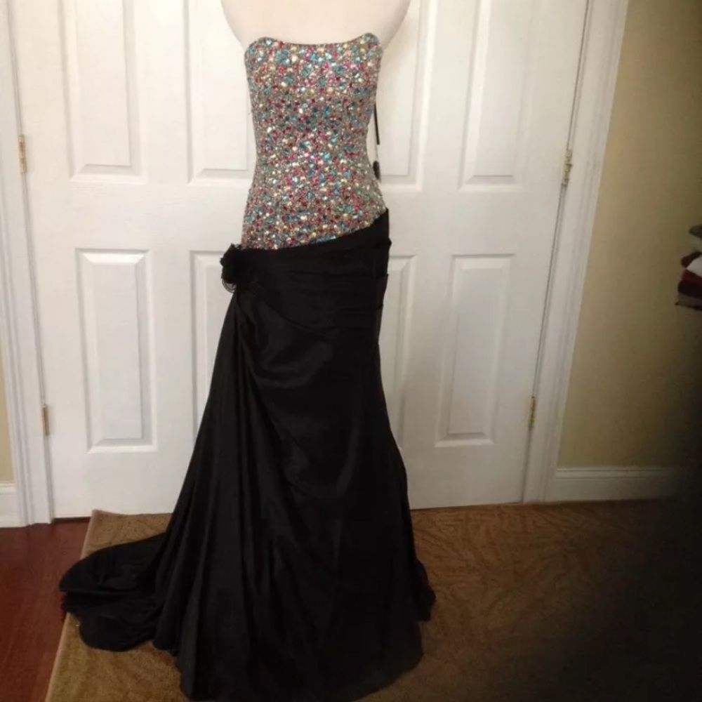 Joli gown size 6